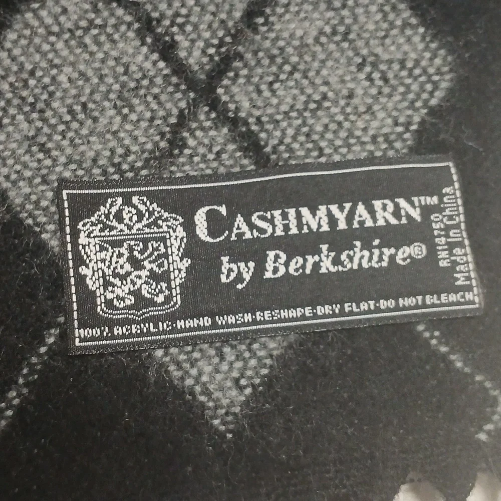 Cashmyarn by Berkshire, Black and Gray Argyle Scarf, 62